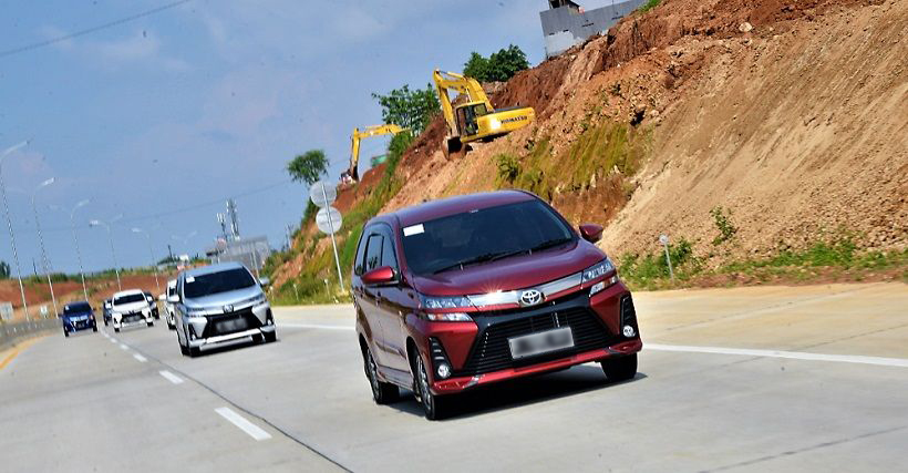 Sewa Kereta Avanza dan Innova 