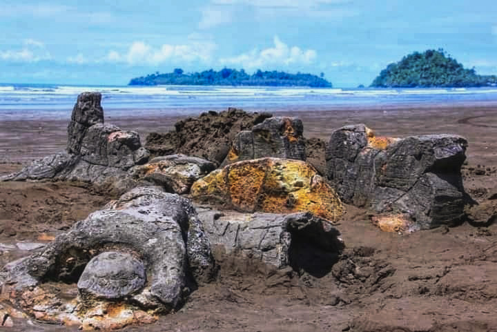 Cerita Batu Malin Kundang