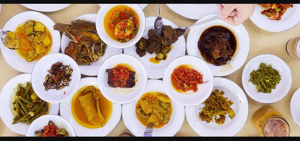 Makanan Khas Padang yang Wajib